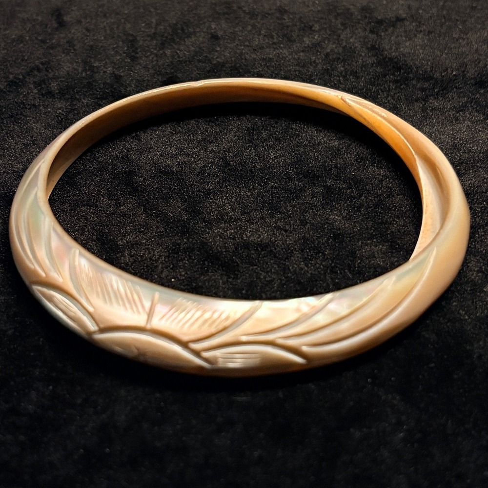 Vintage Carved Mother of Pearl Bangle Bracelet Iridescent Shell Floral 8 Inch